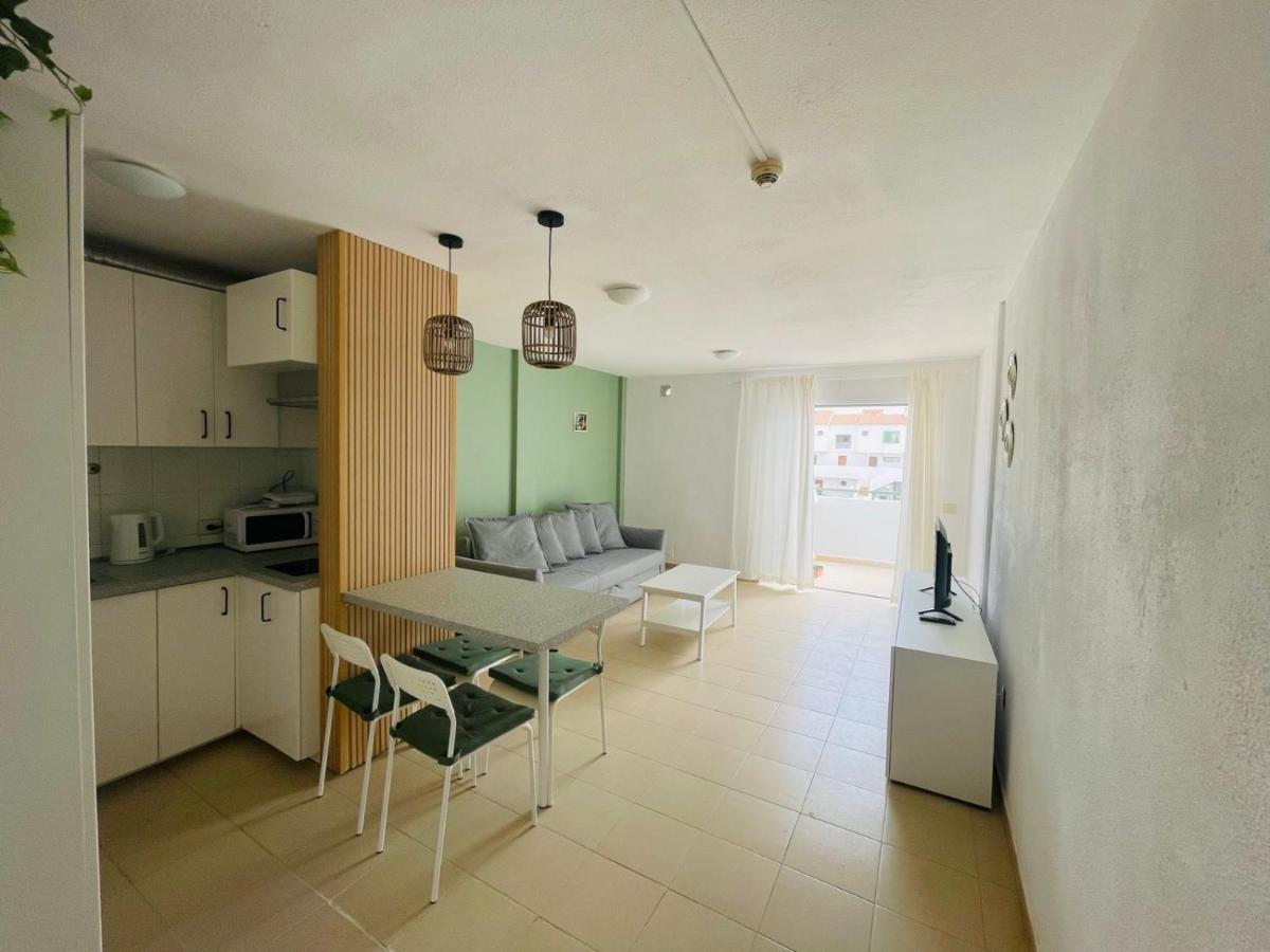 Alondras Park Mialsoma Apartment Arona  Buitenkant foto